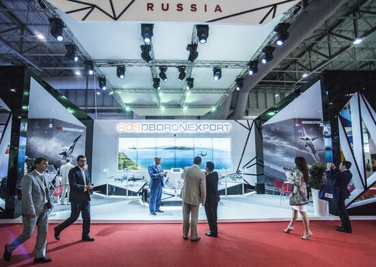 2015 Dubai Airshow. Day Two