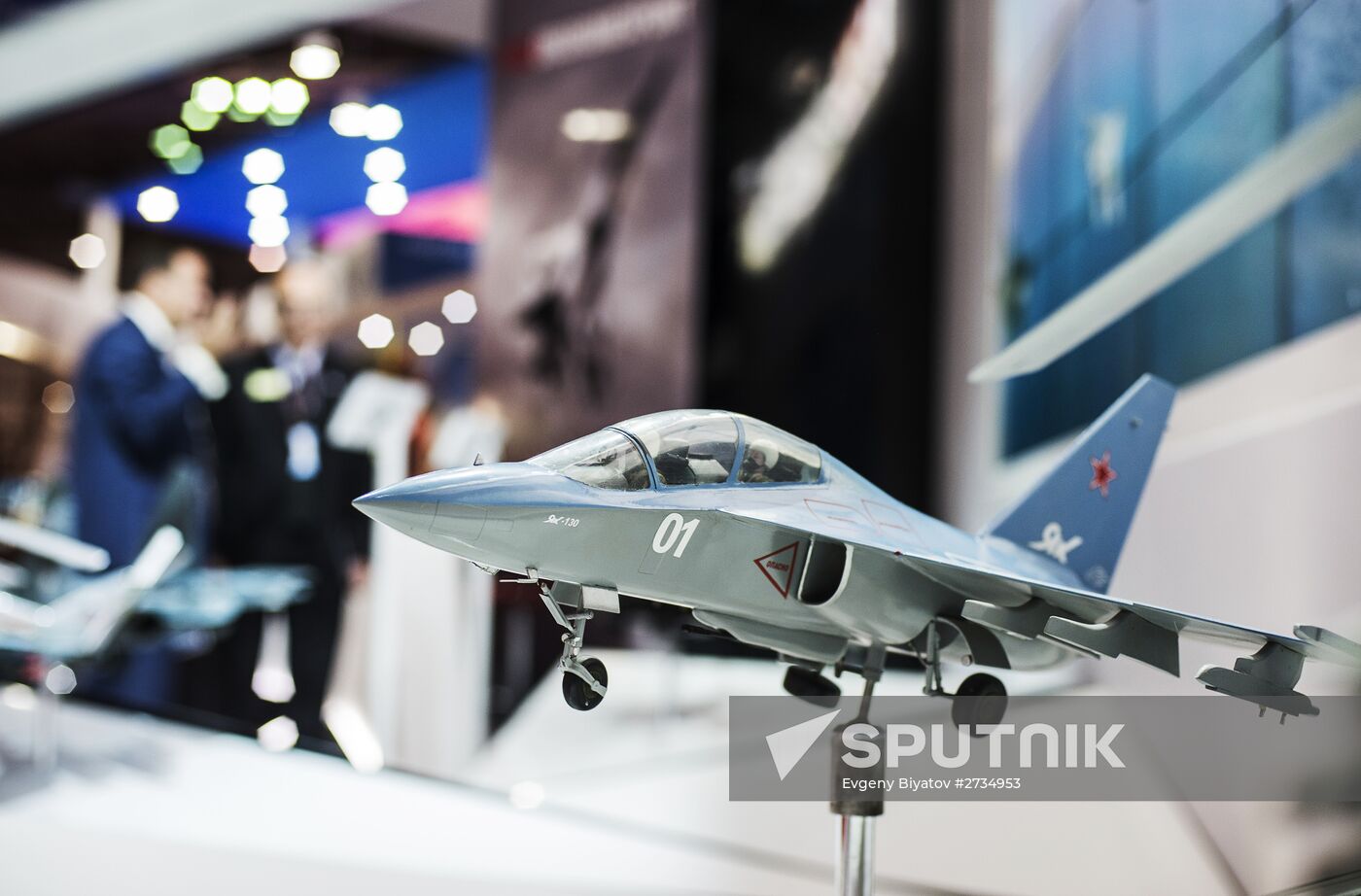 2015 Dubai Airshow. Day Two