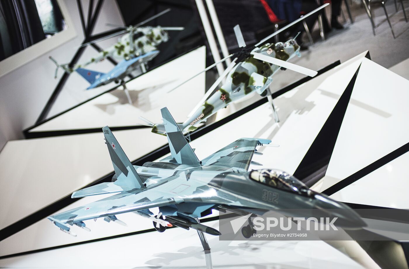 2015 Dubai Airshow. Day Two
