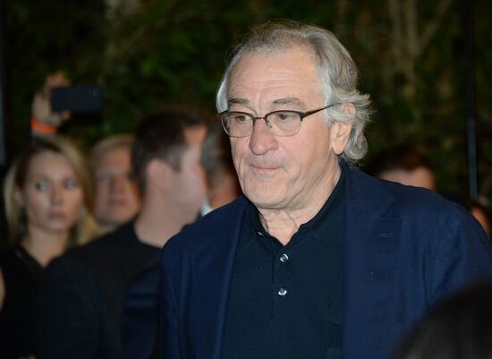 Robert De Niro visits Moscow, opens Nobu restaurant