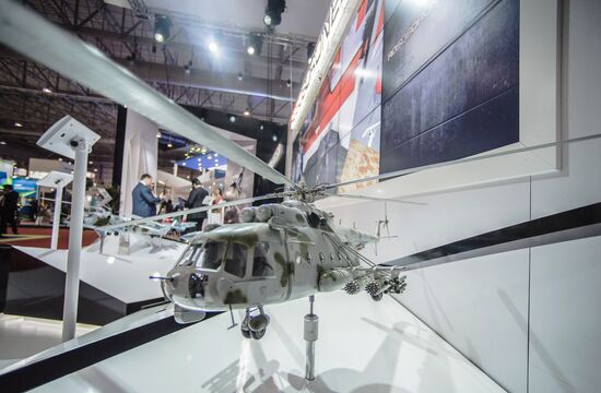 2015 Dubai Airshow. Day Two