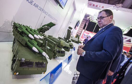 2015 Dubai Airshow. Day Two