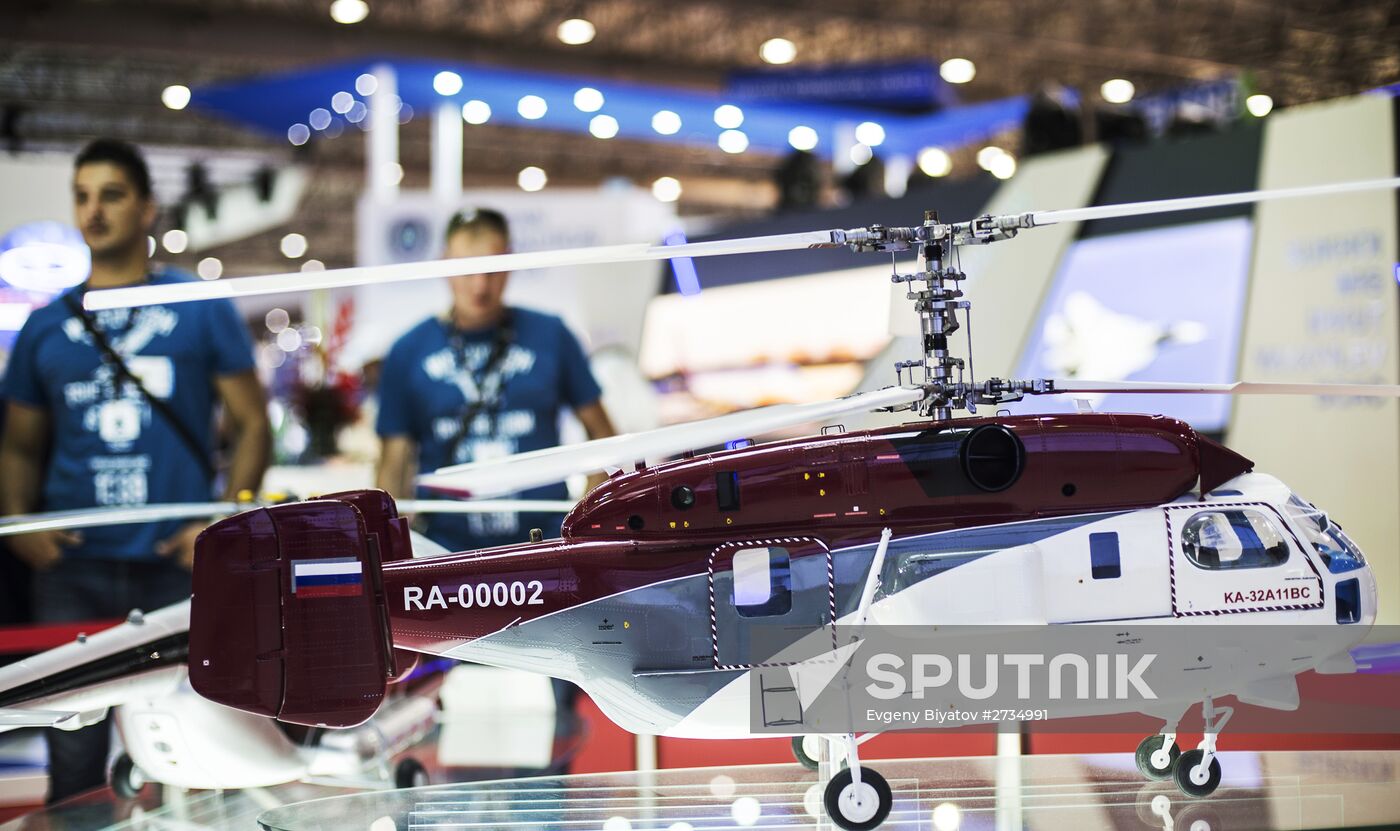 2015 Dubai Airshow. Day Two