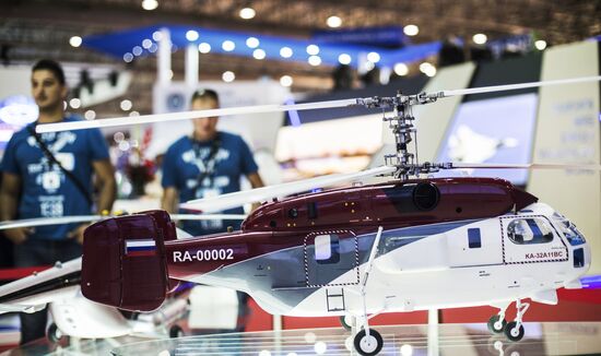 2015 Dubai Airshow. Day Two