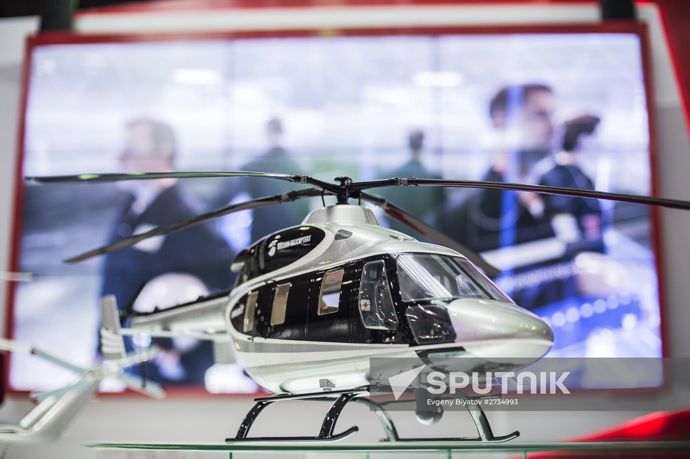 2015 Dubai Airshow. Day Two
