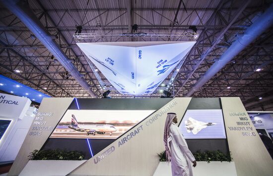 2015 Dubai Airshow. Day Two