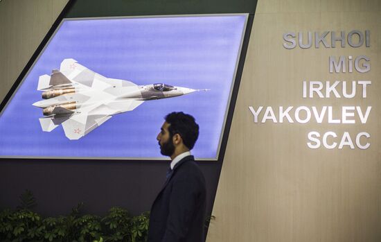 2015 Dubai Airshow. Day Two