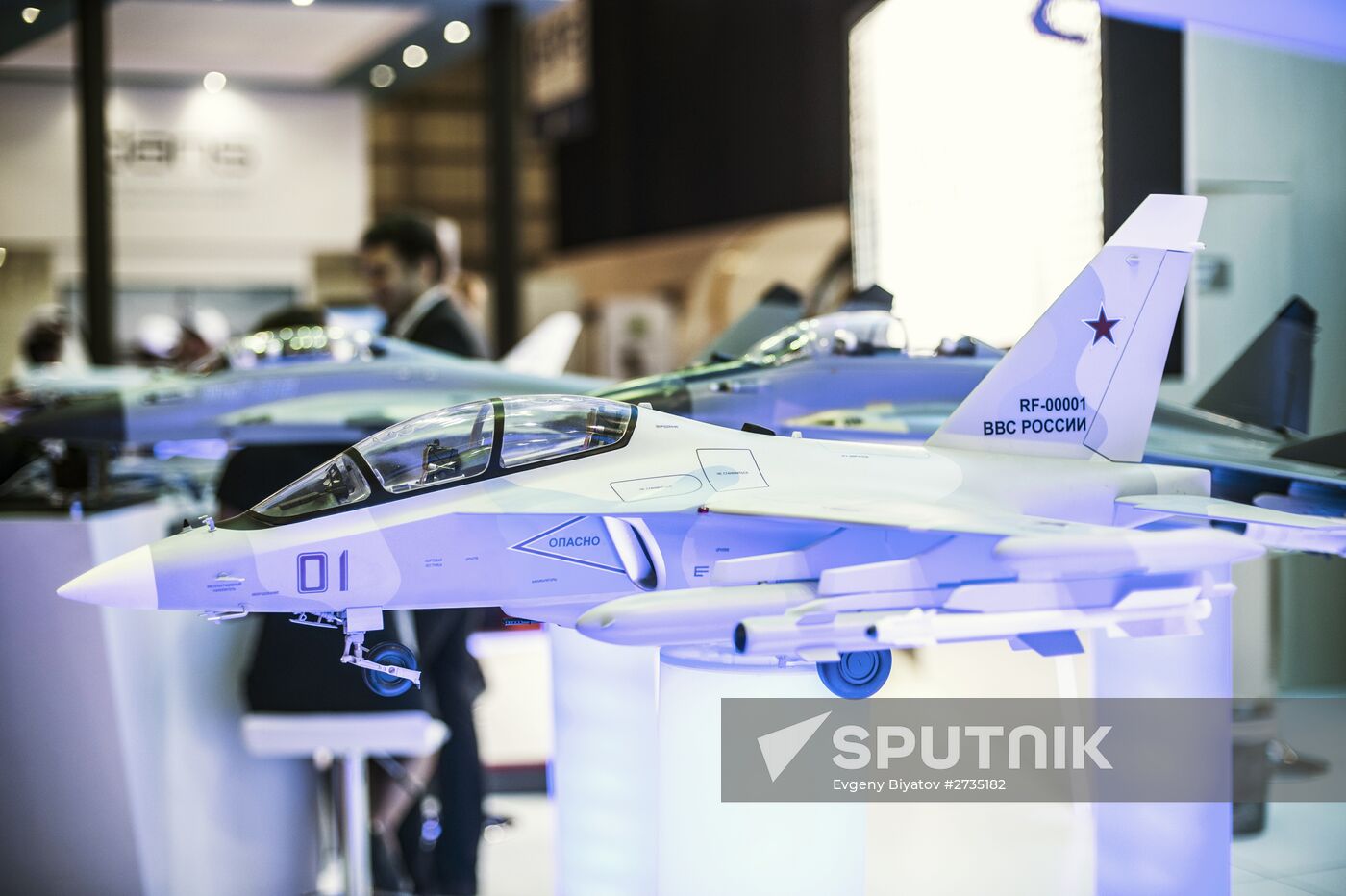 2015 Dubai Airshow. Day Two