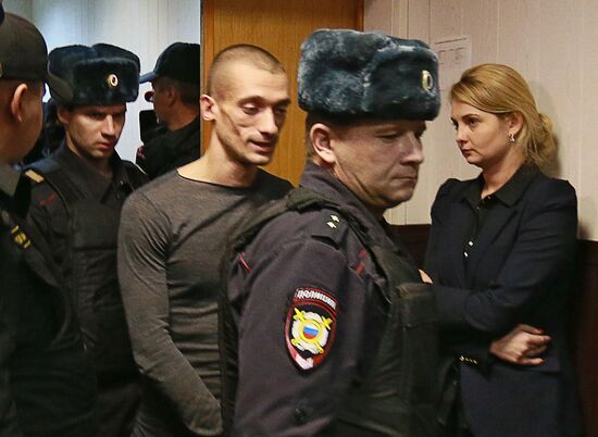 Artist Pyotr Pavlensky at pre-trial detention hearing