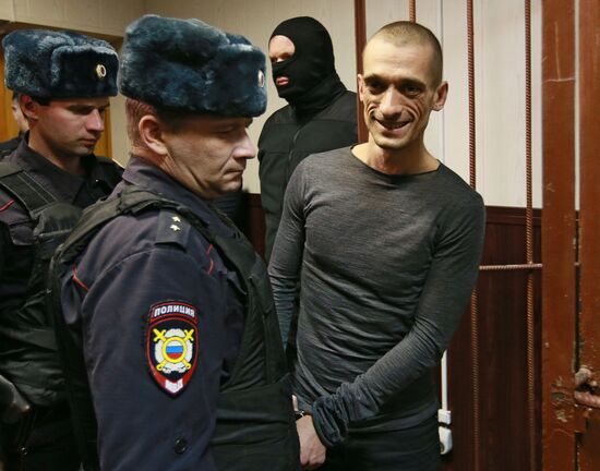 Artist Pyotr Pavlensky at pre-trial detention hearing