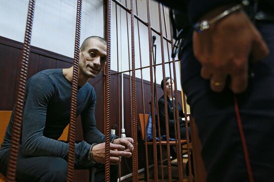 Artist Pyotr Pavlensky at pre-trial detention hearing