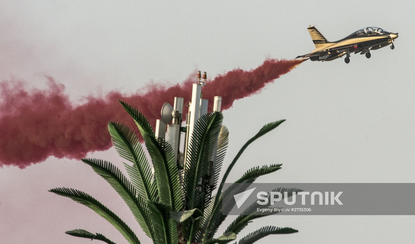 2015 Dubai Airshow. Day 3