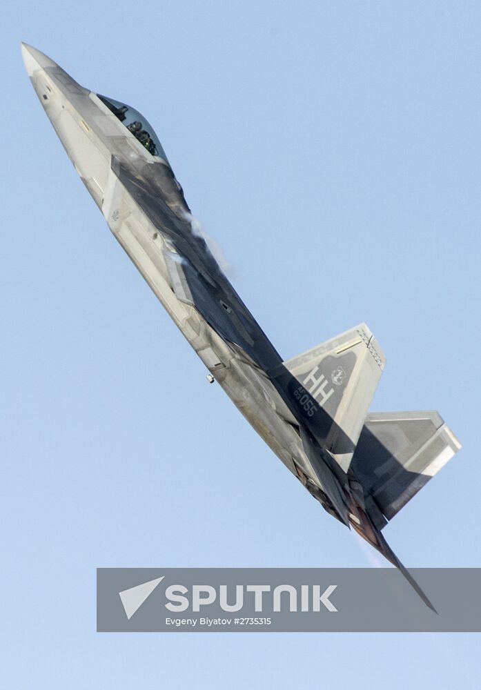 2015 Dubai Airshow. Day 3