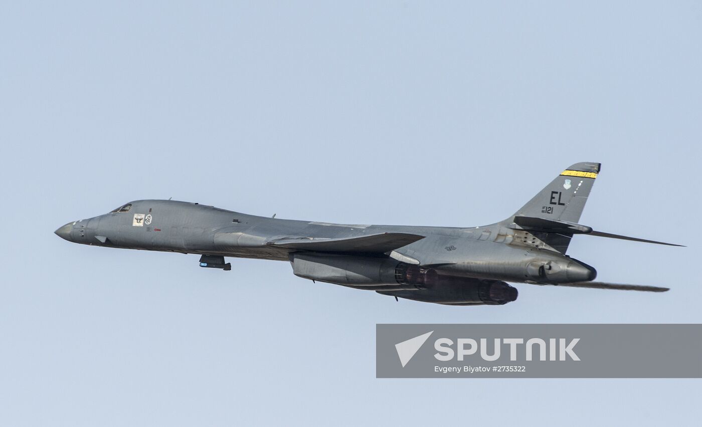 2015 Dubai Airshow. Day 3