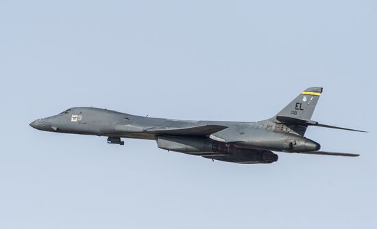 2015 Dubai Airshow. Day 3