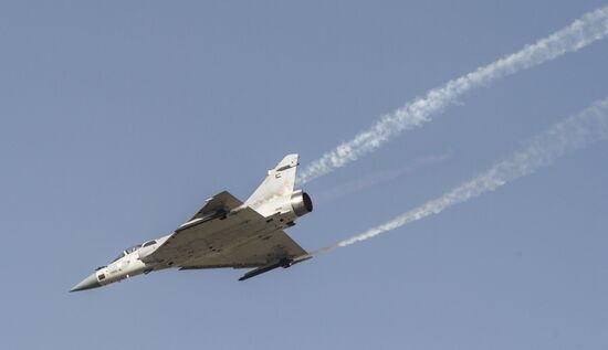 2015 Dubai Airshow. Day 3