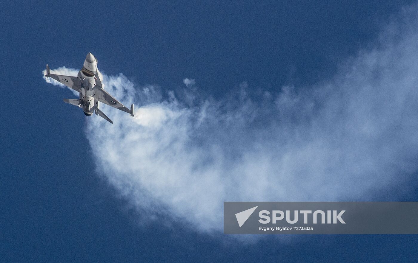 2015 Dubai Airshow. Day 3