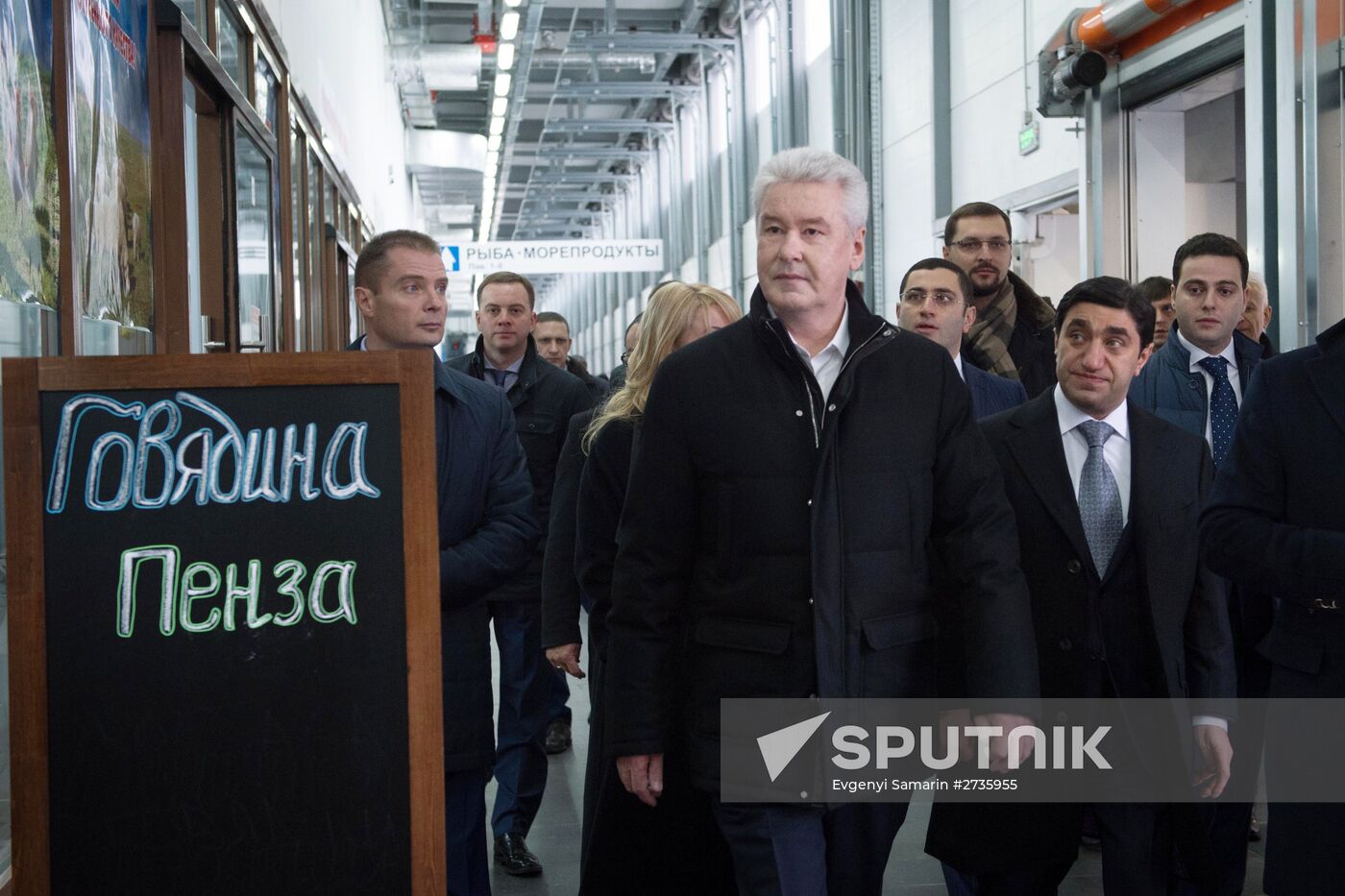 Moscow Mayor Sergei Sobyanin visits Food City outlet