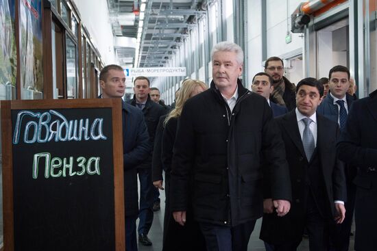 Moscow Mayor Sergei Sobyanin visits Food City outlet