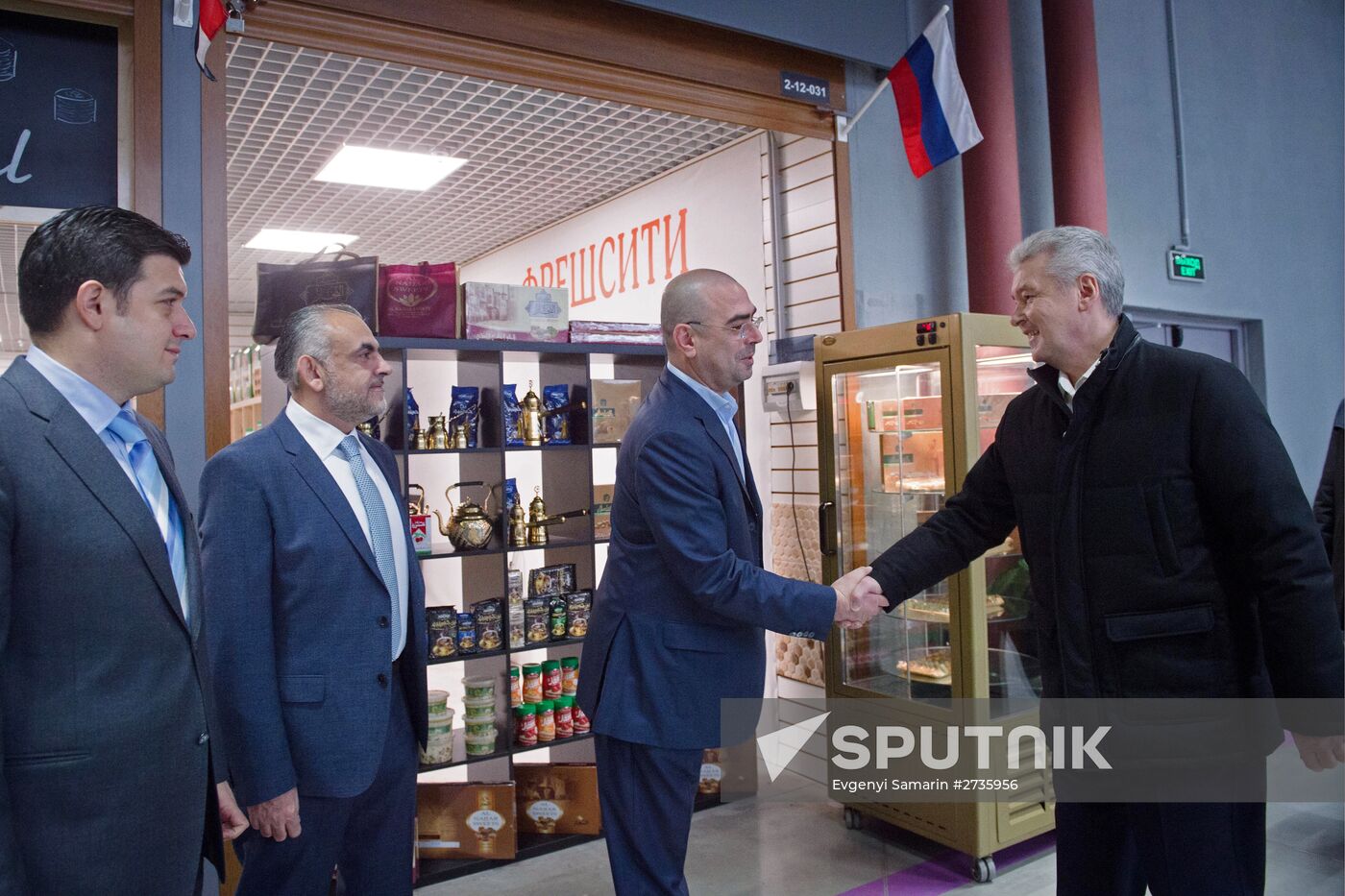 Moscow Mayor Sergei Sobyanin visits Food City outlet