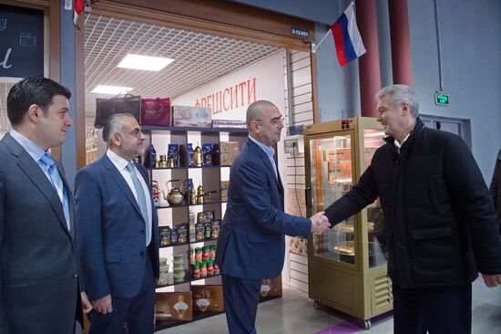 Moscow Mayor Sergei Sobyanin visits Food City outlet