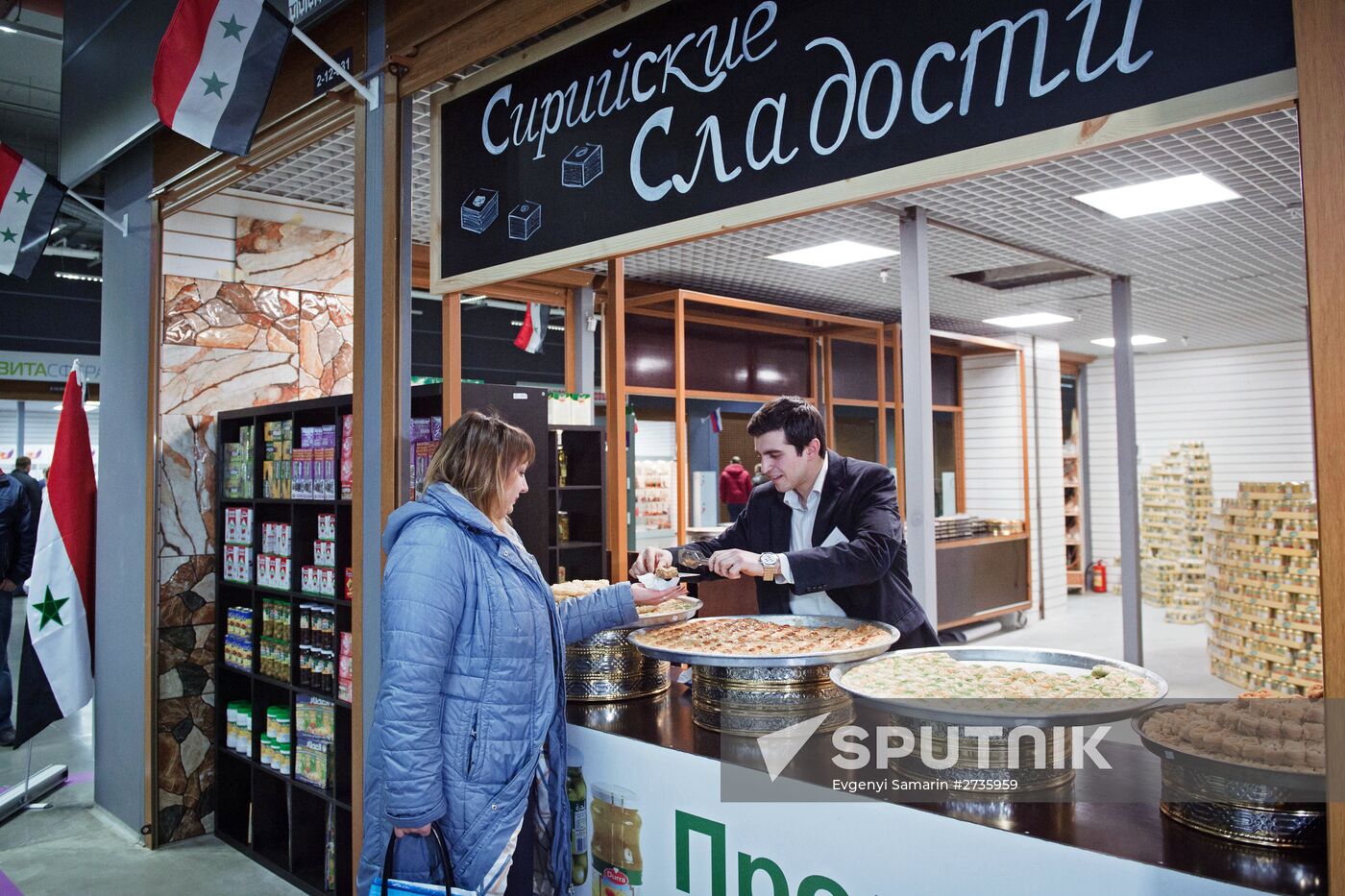 Moscow Mayor Sergei Sobyanin visits Food City outlet