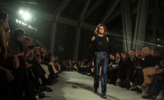 House of Chapurin presents new collection at Mercedes Benz Fashion Week