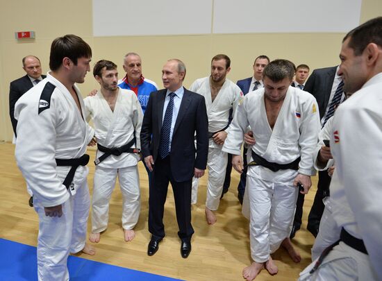 President Vladimir Putin holds meeting on preparing Russian athletes for 2016 Olympics