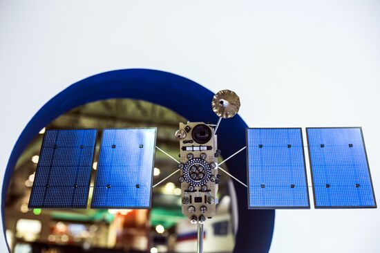 2015 Dubai Airshow international exhibition. Day three