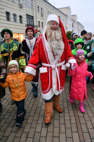 Santa Claus meets his Tatar counterpart Kysh Babai in Kazan