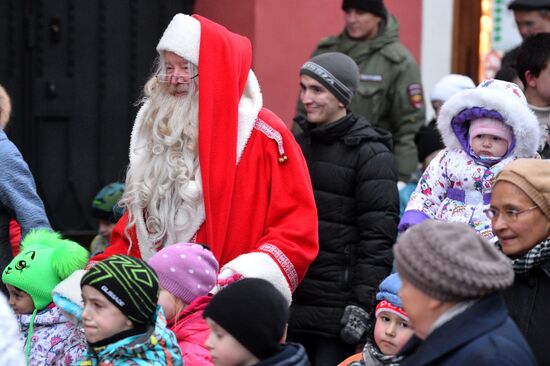 Santa Claus meets his Tatar counterpart Kysh Babai in Kazan
