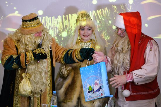 Santa Claus meets his Tatar counterpart Kysh Babai in Kazan