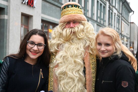 Santa Claus meets his Tatar counterpart Kysh Babai in Kazan