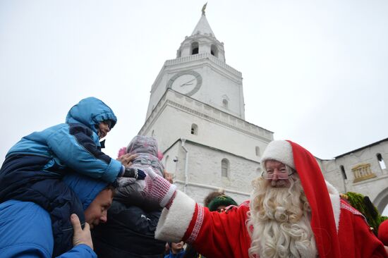 Santa Claus meets his Tatar counterpart Kysh Babai in Kazan