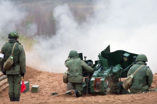 Artillery and missile field firing in Leningrad Region