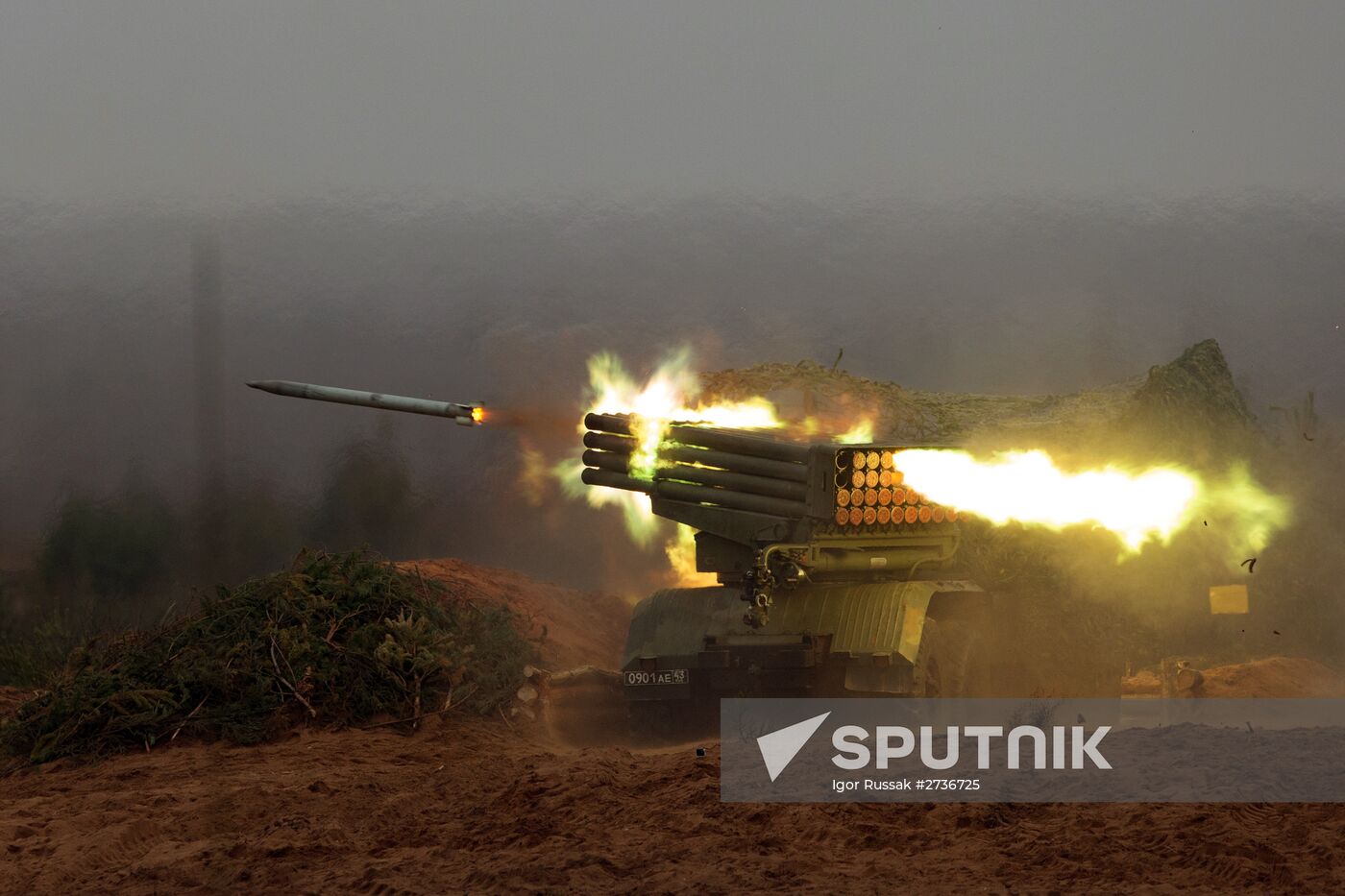 Artillery and missile field firing in Leningrad Region