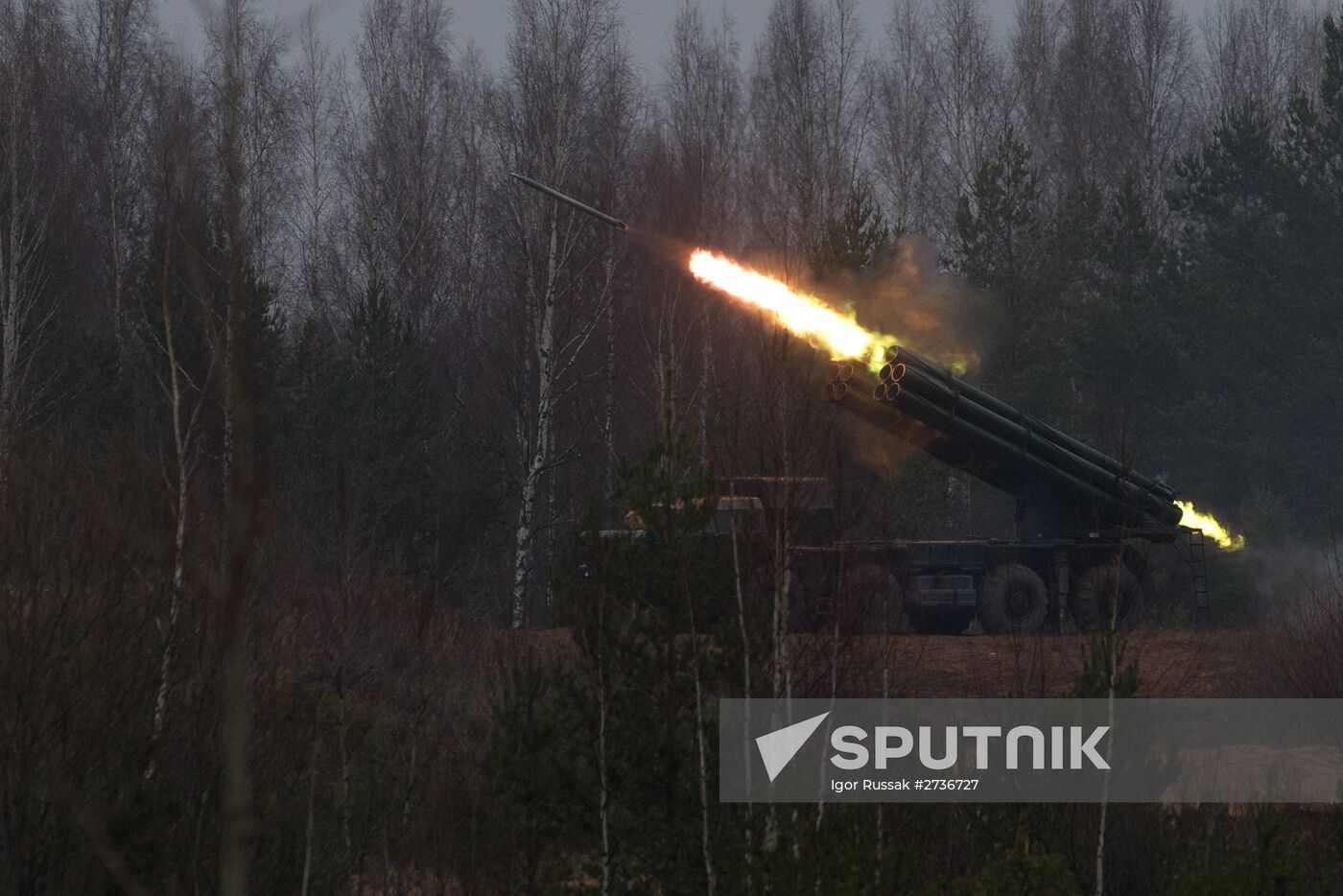 Artillery and missile field firing in Leningrad Region
