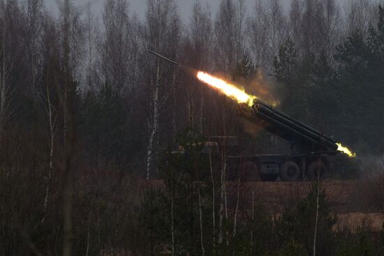 Artillery and missile field firing in Leningrad Region