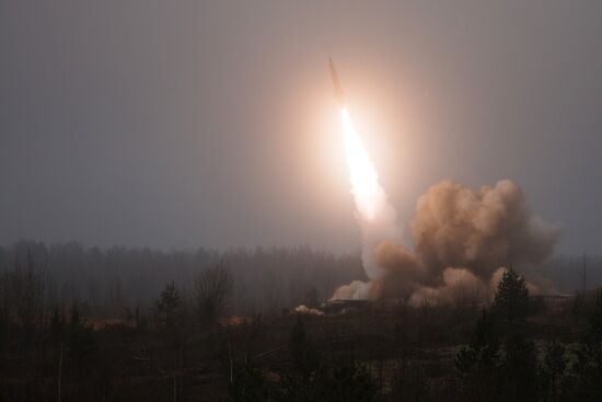 Artillery and missile field firing in Leningrad Region