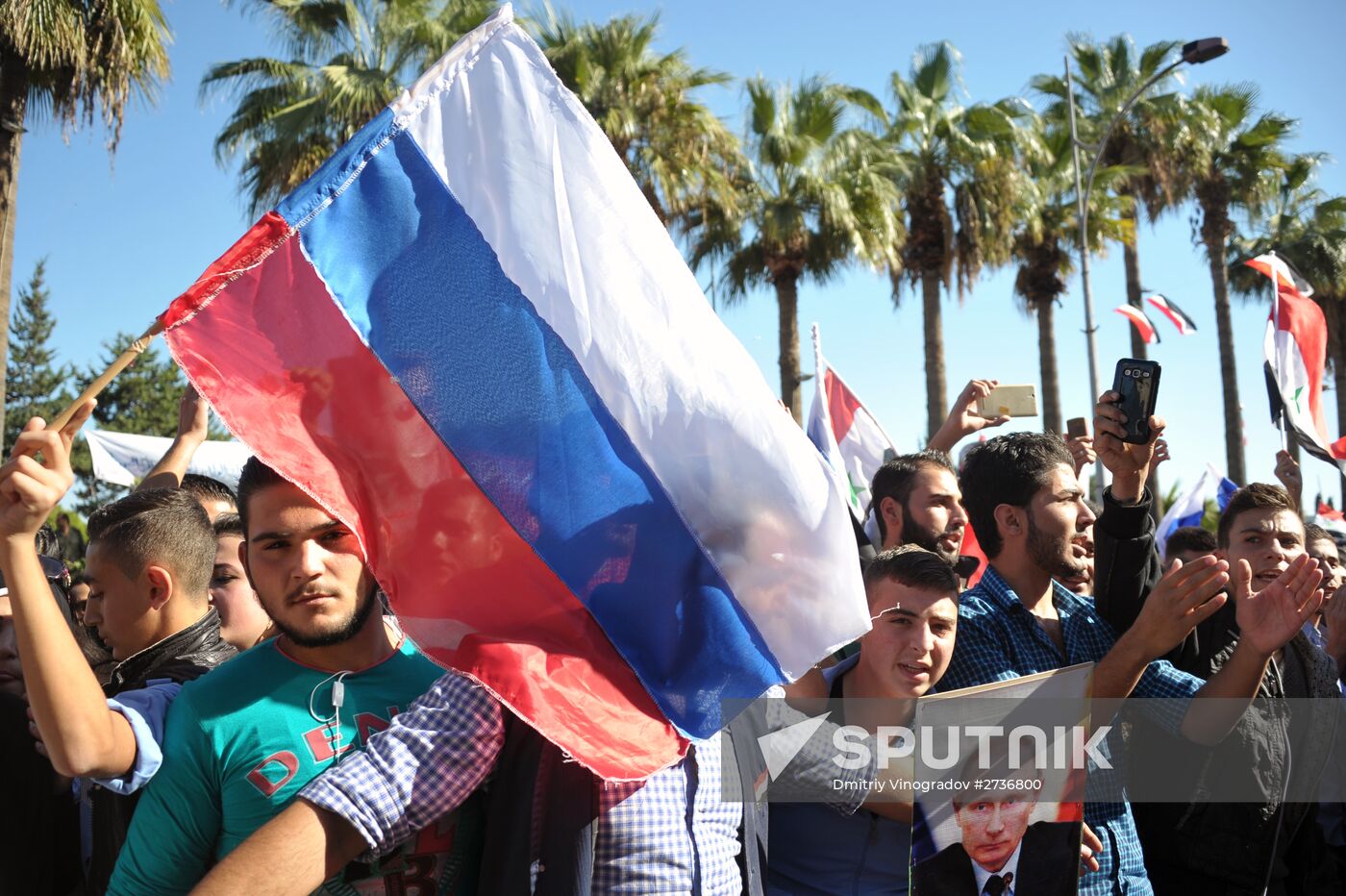 Rally in Tartus in support of Russian air force operation