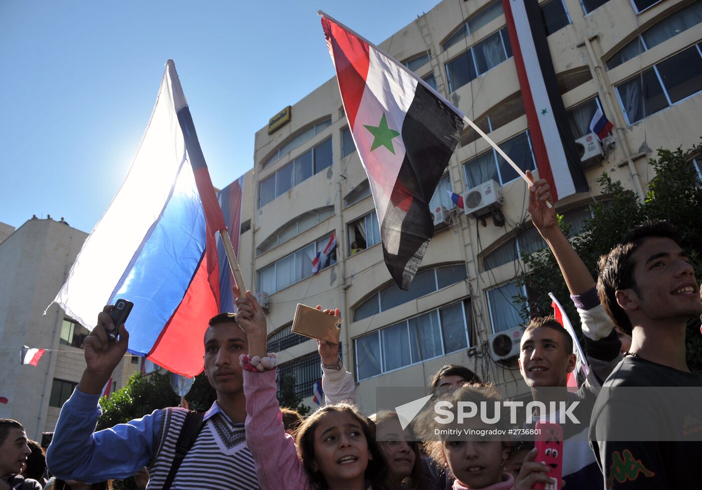 Rally in Tartus in support of Russian air force operation