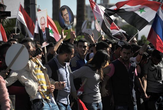 Rally in Tartus in support of Russian air force operation