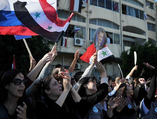 Rally in Tartus in support of Russian air force operation