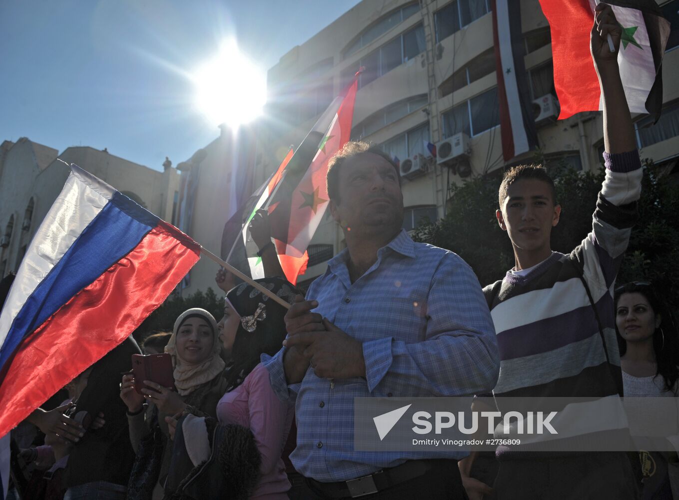 Rally in Tartus in support of Russian air force operation