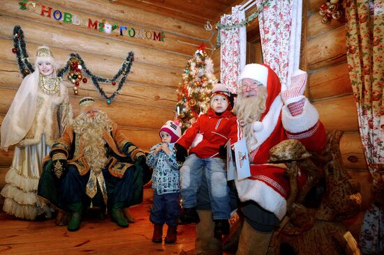 Santa Claus meets his Tatar counterpart Kysh Babai in Kazan