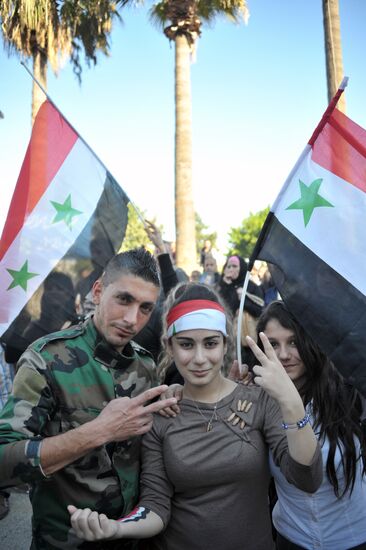 Rally in Tartus in support of Russian air force operation