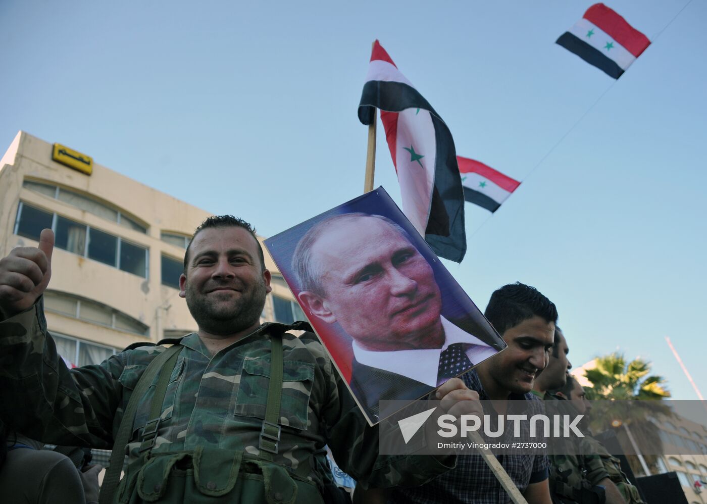 Rally in Tartus in support of Russian air force operation