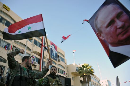 Rally in Tartus in support of Russian air force operation