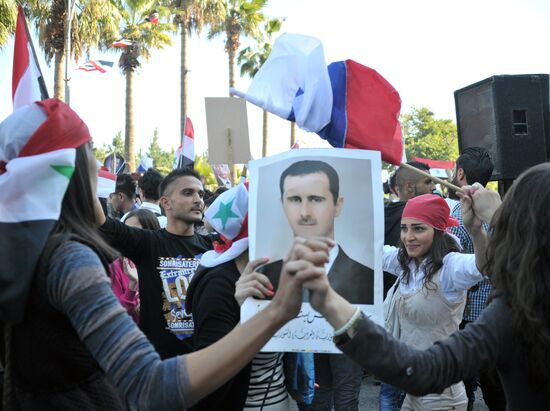 Rally in Tartus in support of Russian air force operation