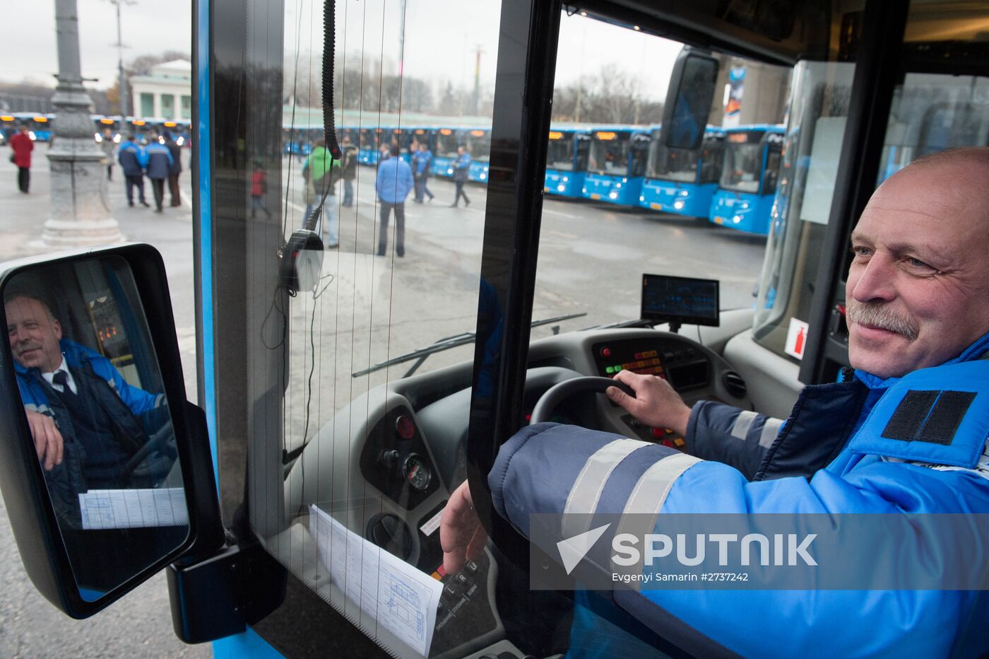Moscow Mayor inspects new Mosgortrans buses